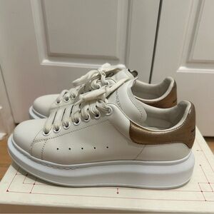 Alexander McQueen Oversized Shoes - white and bronze